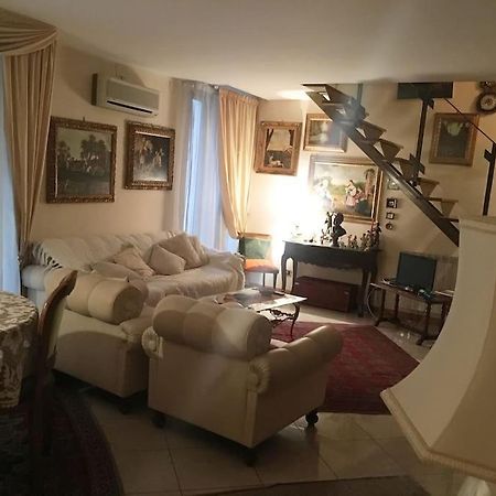 The Trip House - Between The Center And The Sea - Free Wifi And Jacuzzi Catania Exterior photo